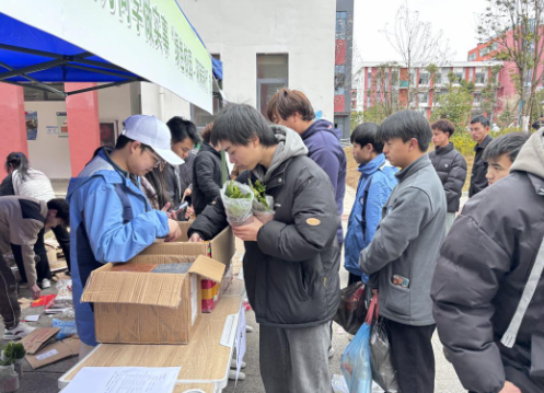 土木工程系學(xué)雷鋒活動月主題教育實(shí)踐活動簡報